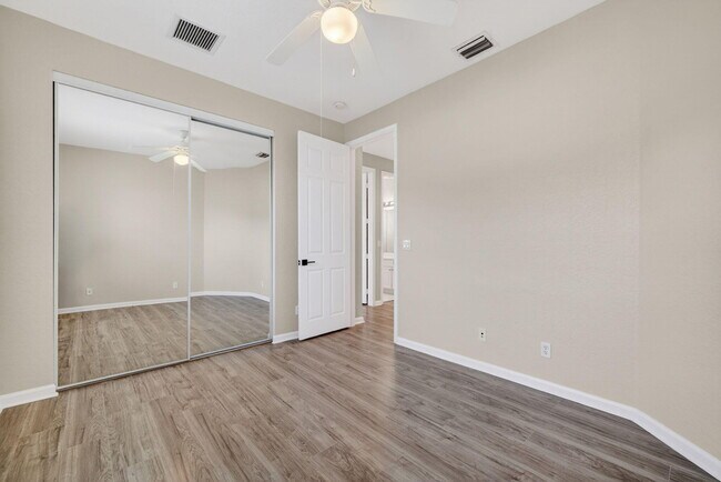 Building Photo - 2237 Newport Isles Blvd