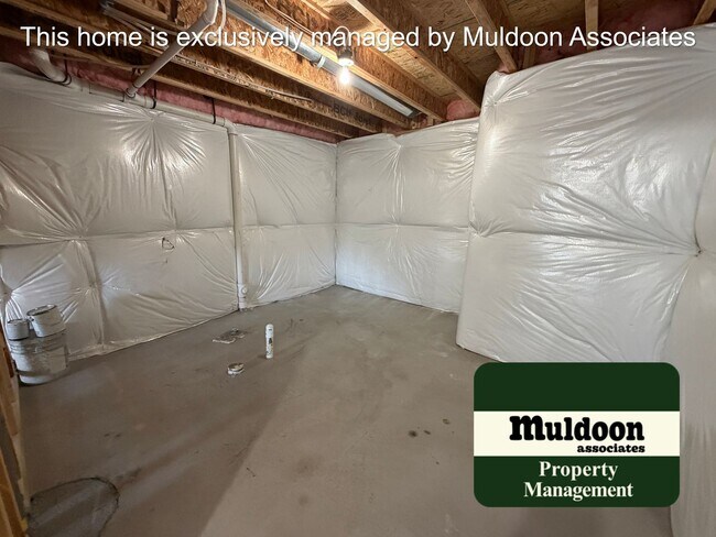 Building Photo - Newer build ready to move in!