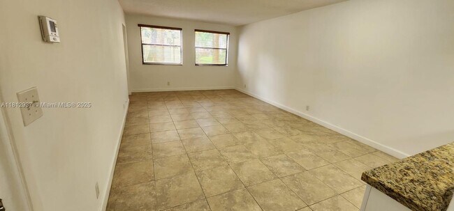 Building Photo - 8100 Geneva Ct