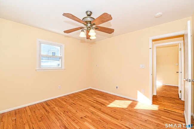 Building Photo - 90 Mary Ellen Dr