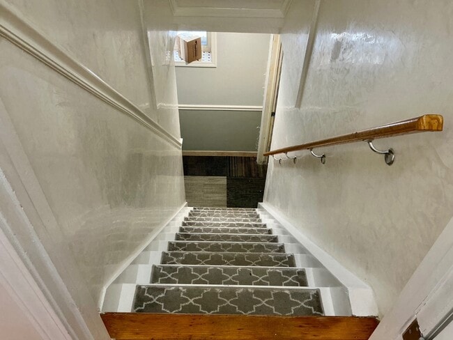 Building Photo - 306 Jefferson Ave