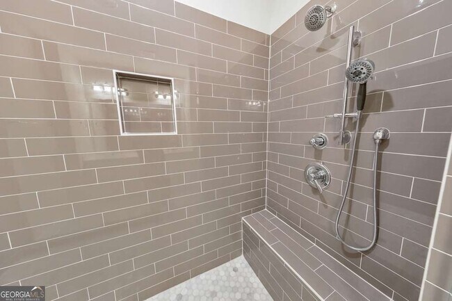 Building Photo - 413 Bishop Ln