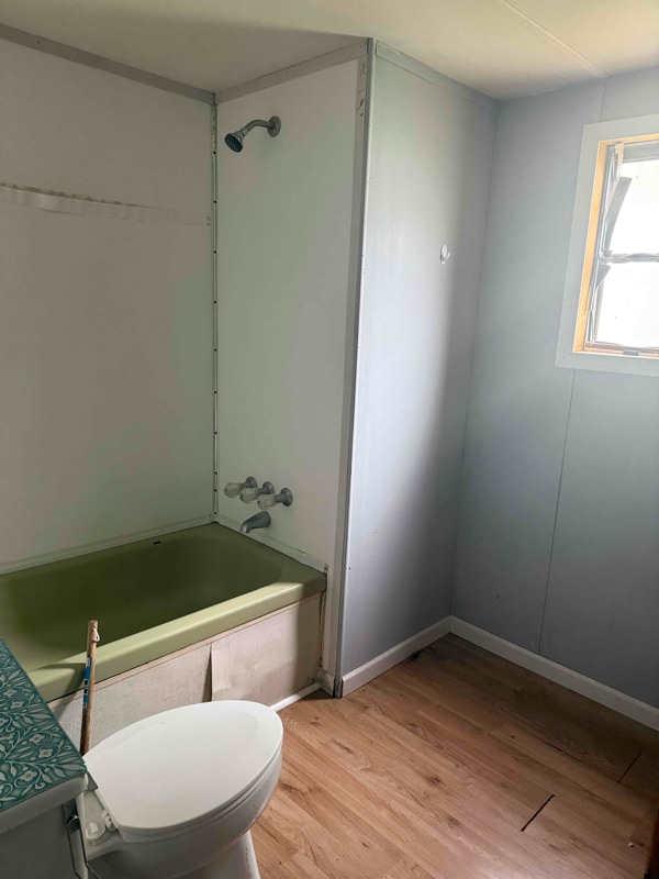 Building Photo - 519 Main St W