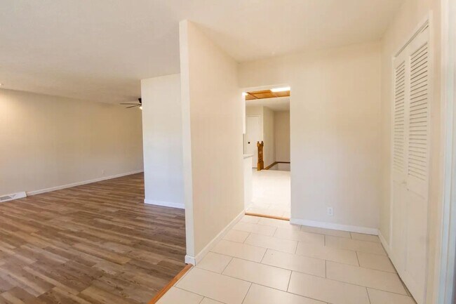 Building Photo - 4 Bedroom 3 Bathroom 2 Car Garage