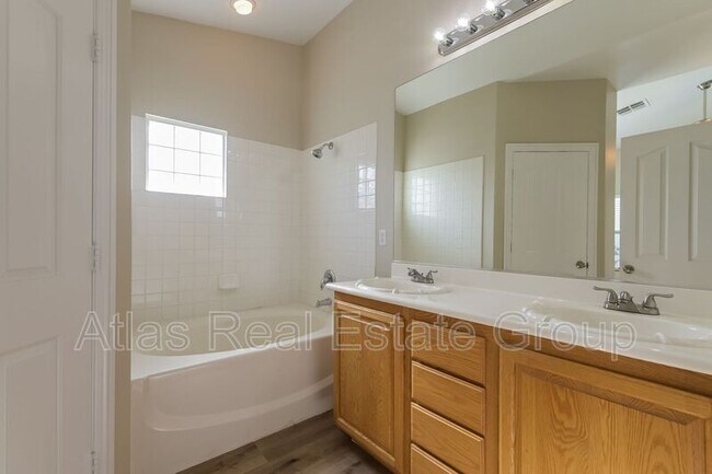 Building Photo - 10326 Cherry Brook St