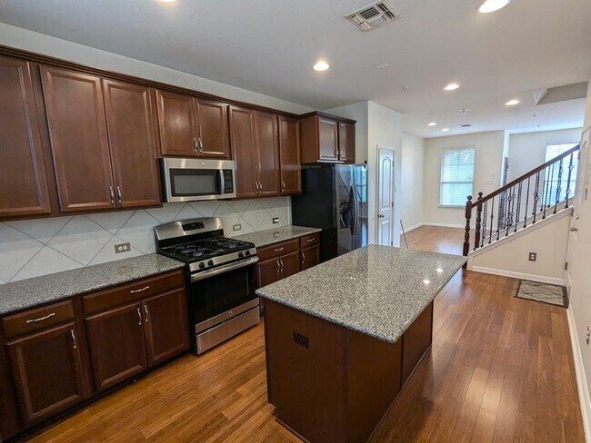 Building Photo - 7220 Wyoming Springs Dr