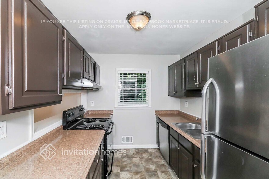 Building Photo - 430 Karen Dr