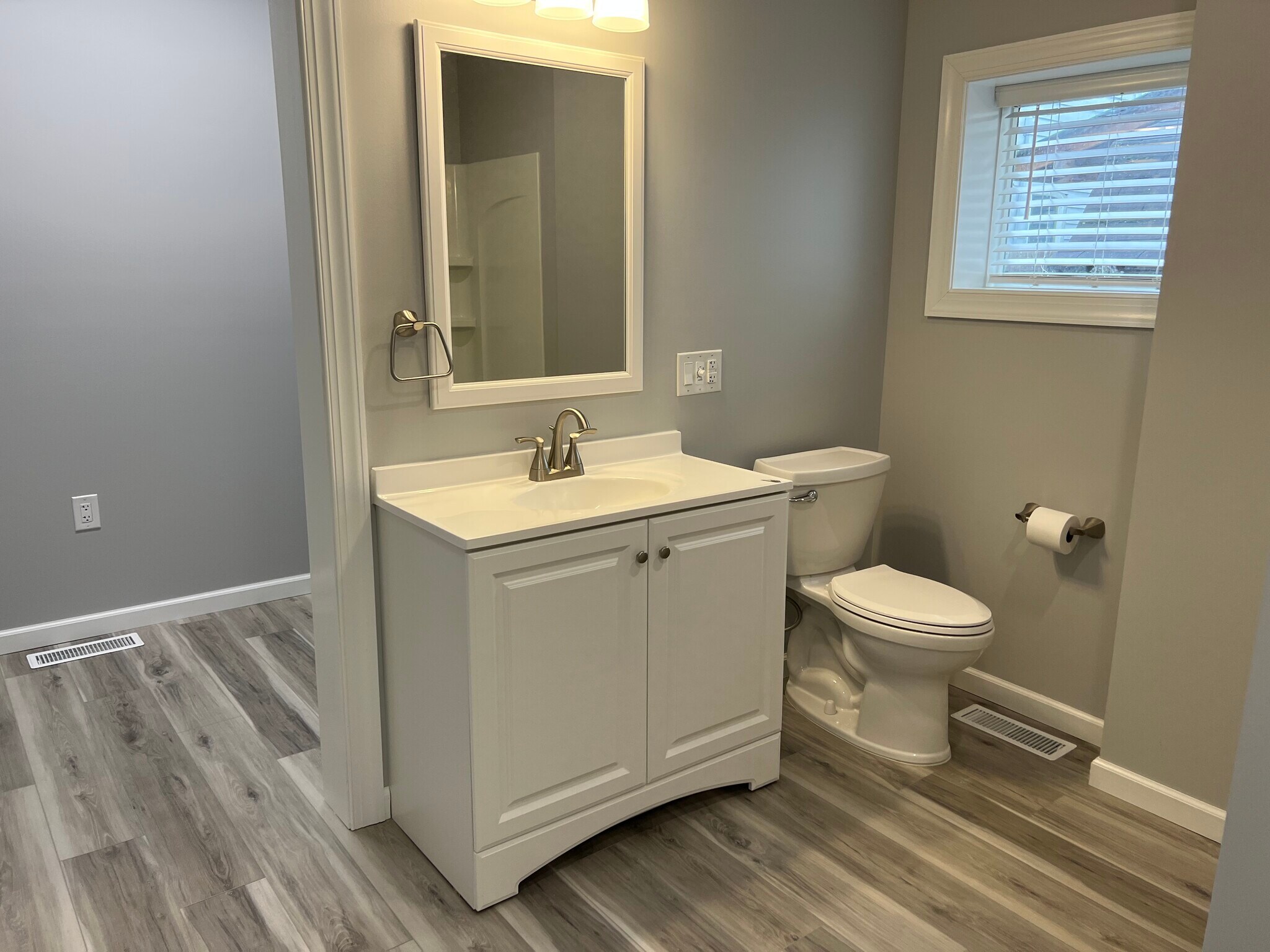 Building Photo - 324 Front St