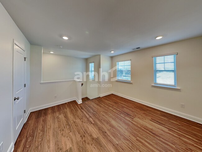 Building Photo - 173 River Hwy