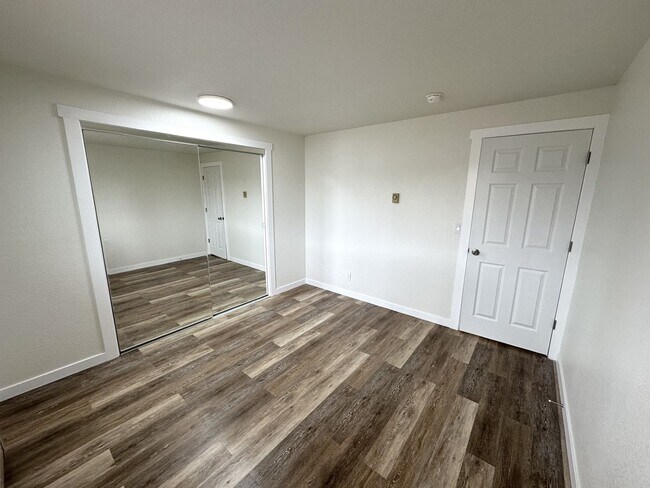 Building Photo - 409 Benham St