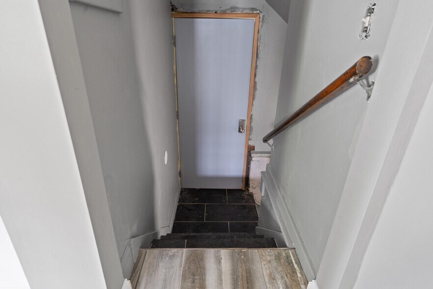 Building Photo - 135 W Hudson Ave