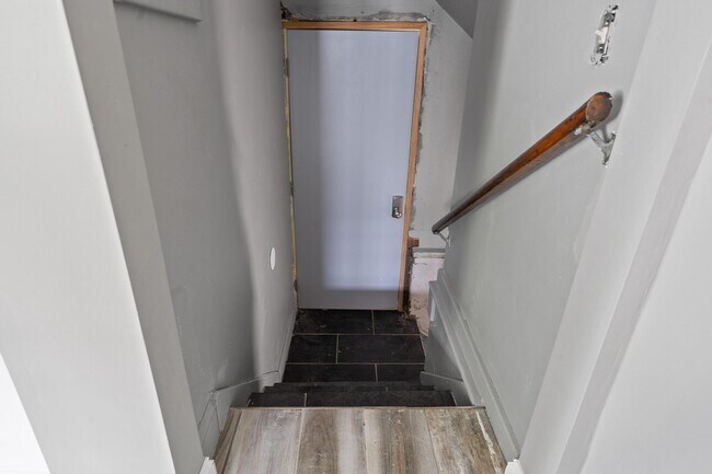 Building Photo - 135 W Hudson Ave