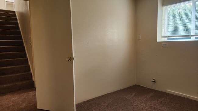 Building Photo - Steilacoom 4 Bedroom + Bonus Room!