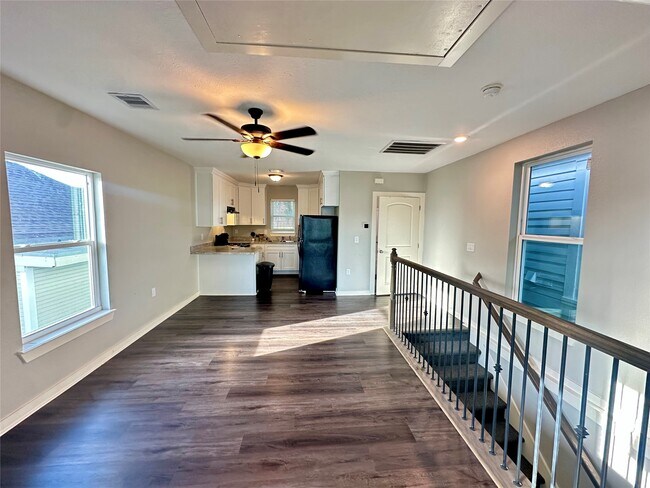 Building Photo - 1304 Ave N Ursuline St