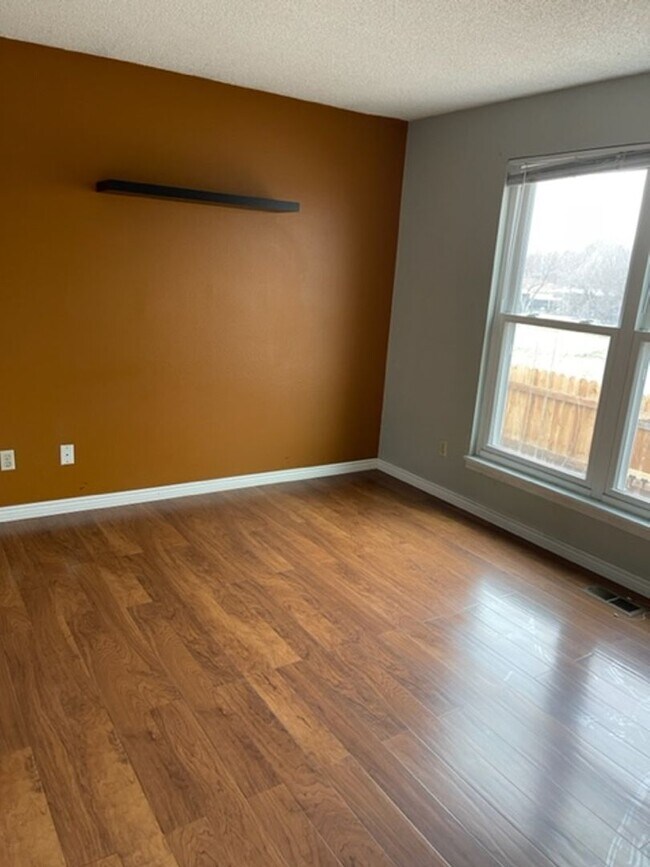 Building Photo - 6100 Fenton St