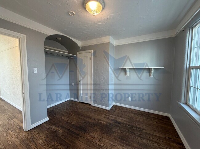 Building Photo - 1 Bed 1 Bath Apartment