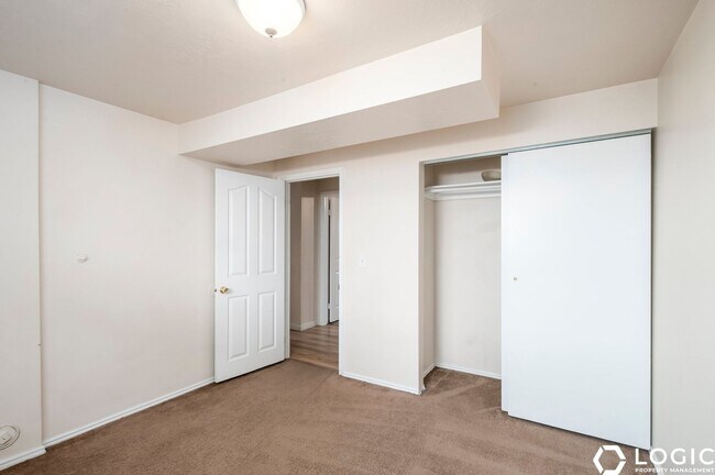Building Photo - 3377 S 2410 E