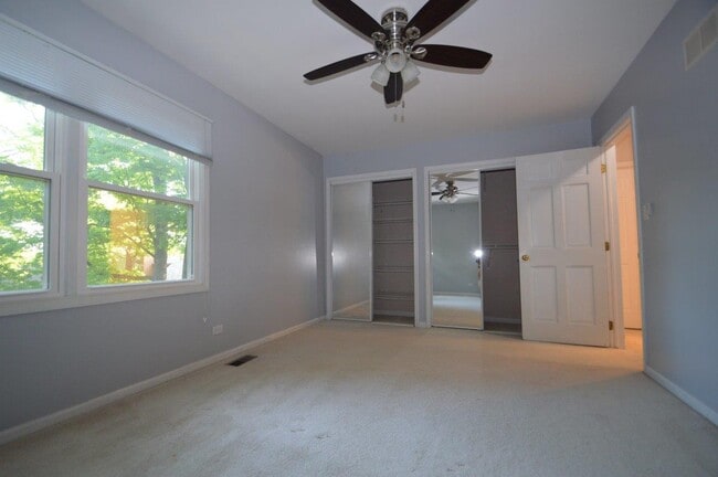 Building Photo - 4805 Greenwich Ct