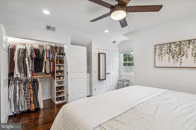 Building Photo - 2502 Duxbury Pl