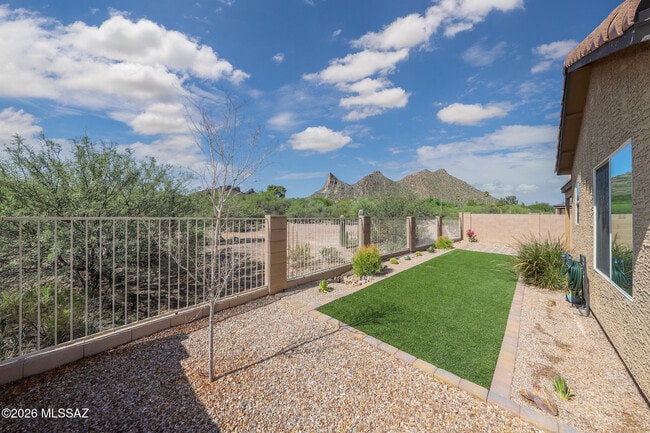 Building Photo - 2943 W Dakota Vista Way