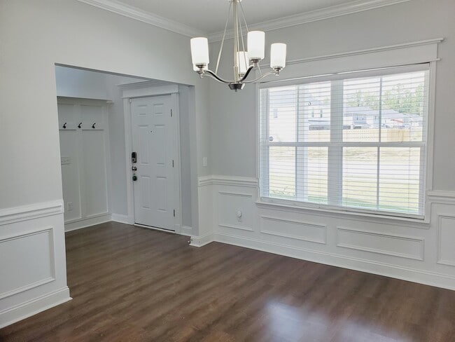 Building Photo - 65 Thorp Circle