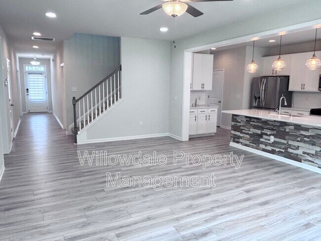 Building Photo - 1020 Garrow Dr