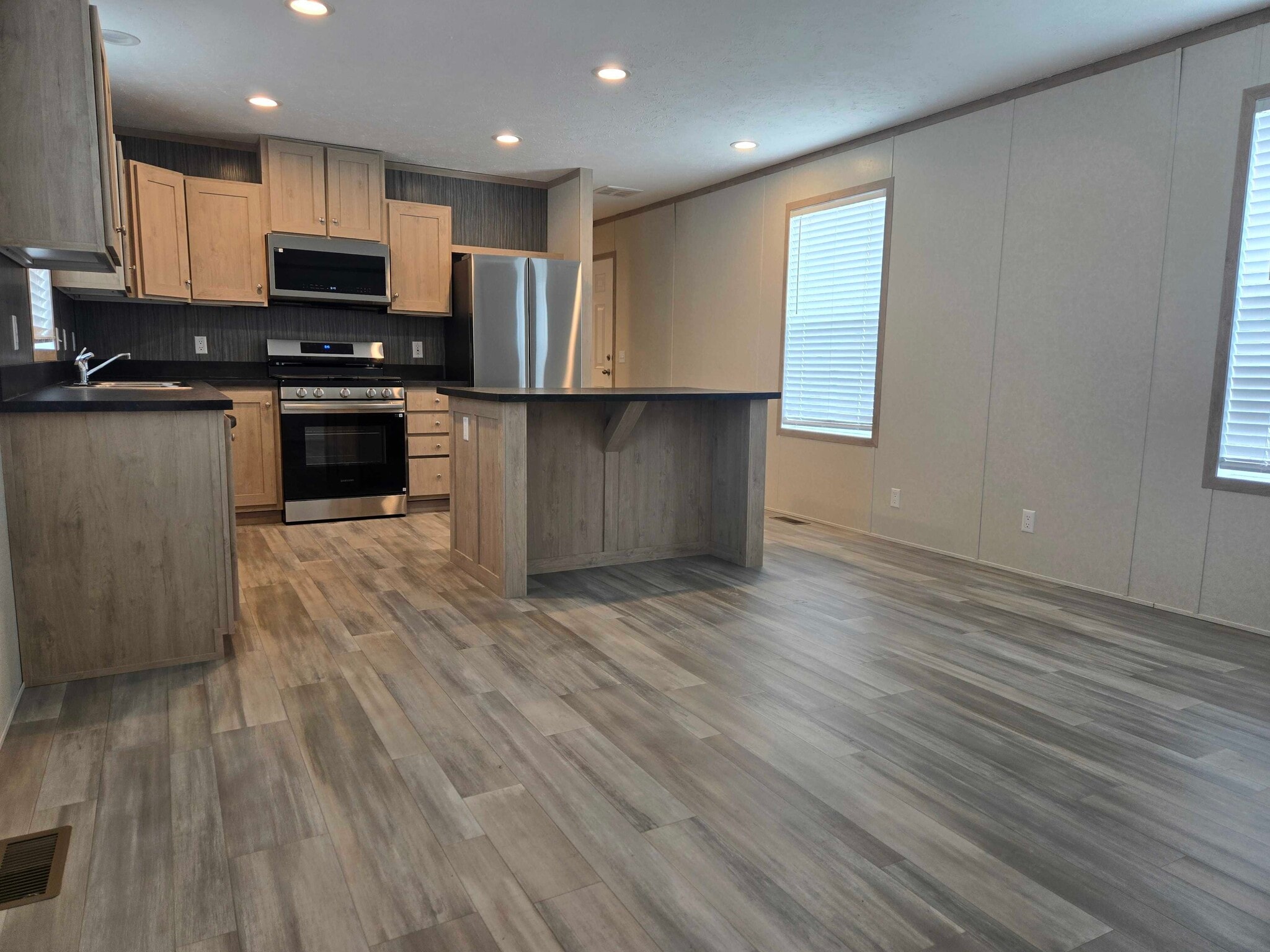 Building Photo - 52792 S Zacharias Ct