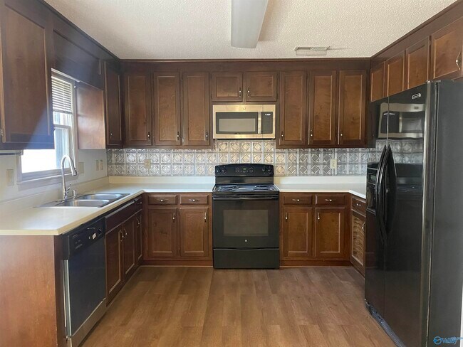 Building Photo - 6613 Steeplechase Dr NW