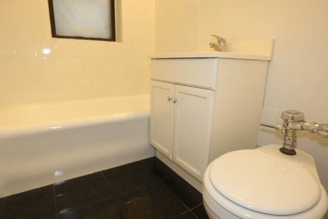 Building Photo - 541 W Arlington Pl