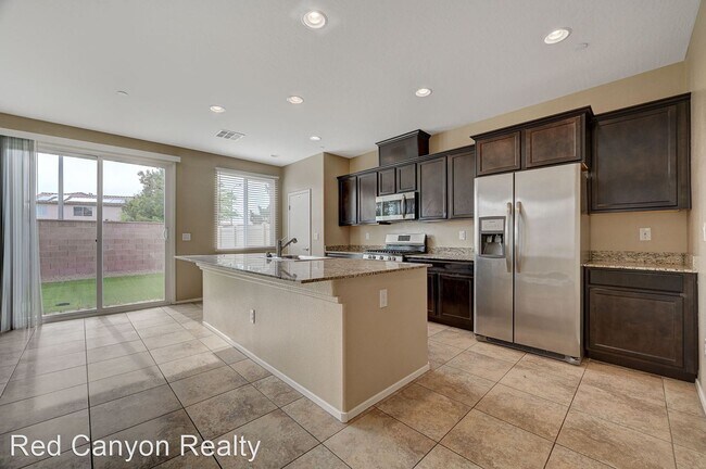 Building Photo - 5 br, 3 bath House - 3321 Nicki Cometa St