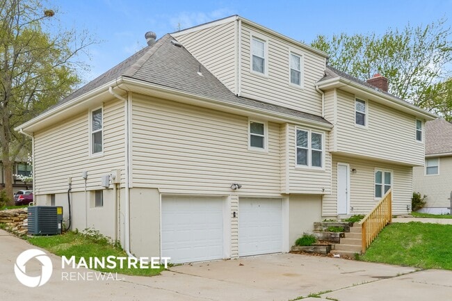 Building Photo - 11716 E 60th Terrace