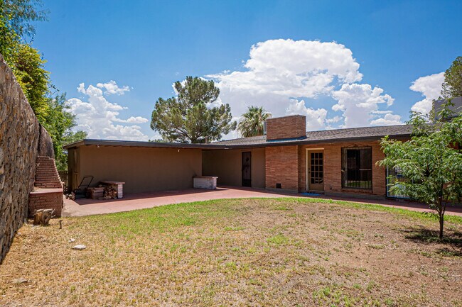 Building Photo - 4200 N Stanton St