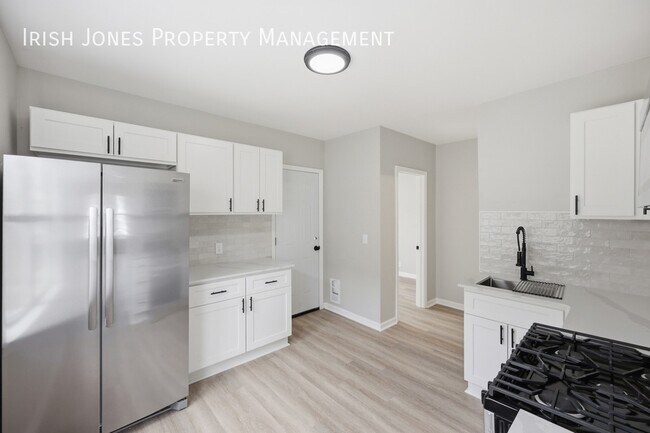 Building Photo - 61 Princeton Pl