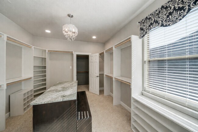 Building Photo - 16919 Fondness Park Dr