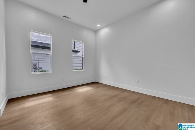 Building Photo - 5009 2nd Ave N