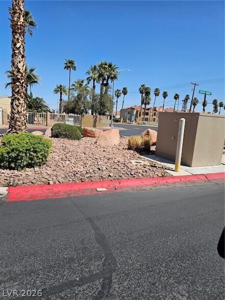 Building Photo - 5118 Garden Ln