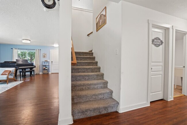 Building Photo - 11230 Silver River Loop