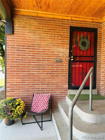 Building Photo - 1400 S Clermont St