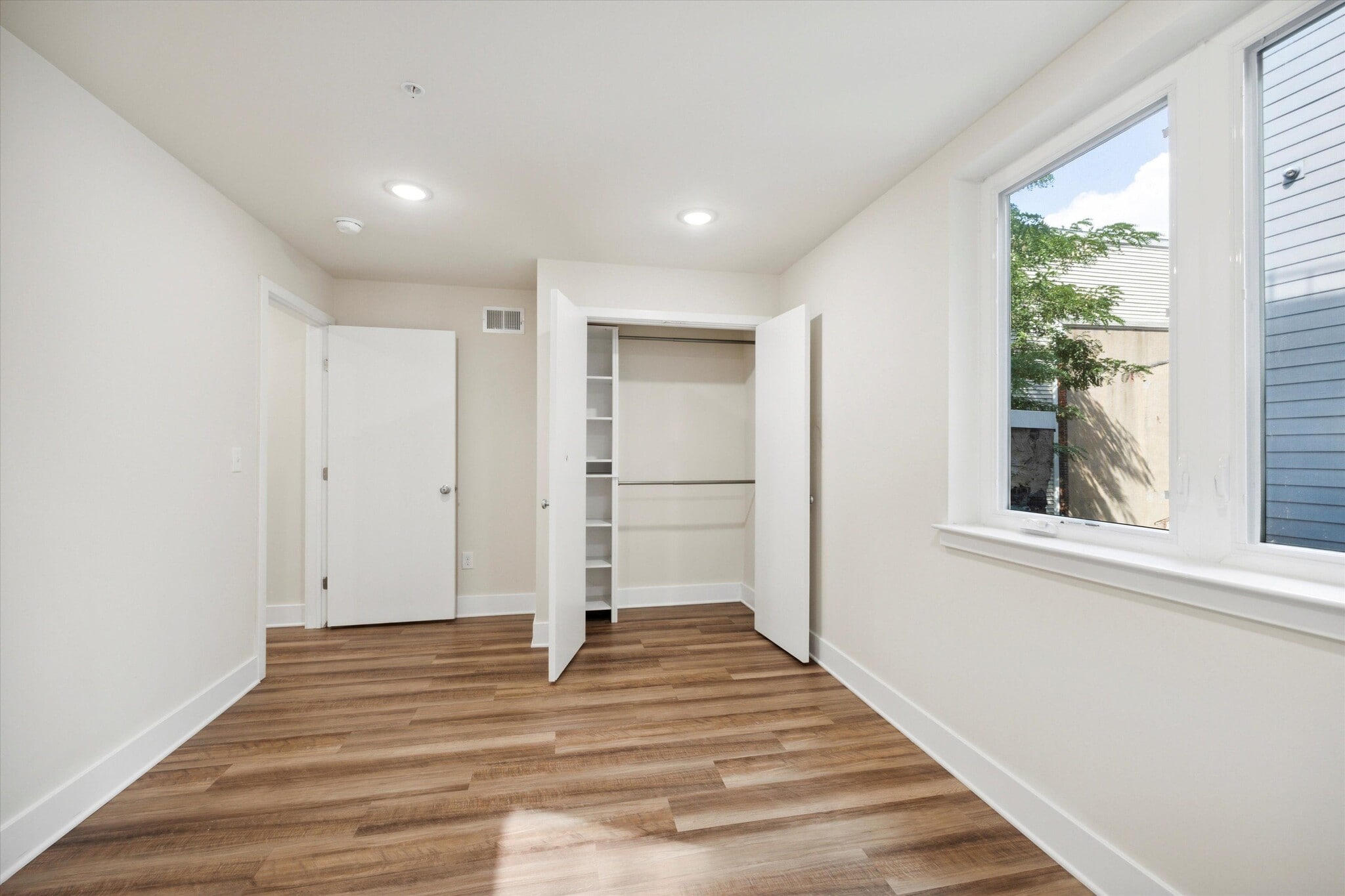 Building Photo - 1519 N Sydenham St