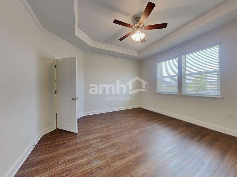 Building Photo - 105 Fornells Way