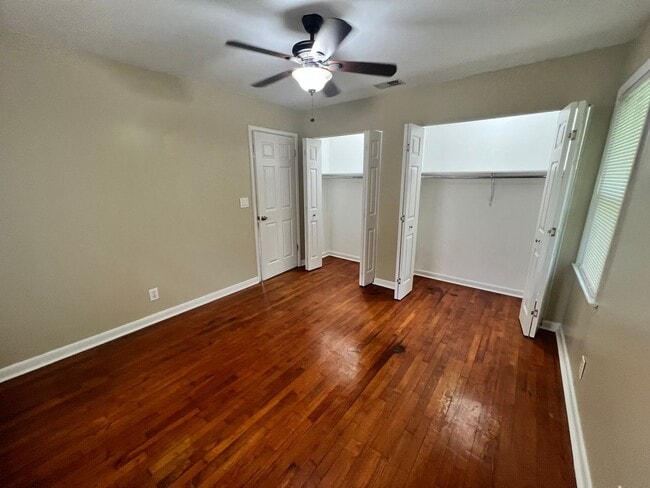 Building Photo - Your Home Awaits!