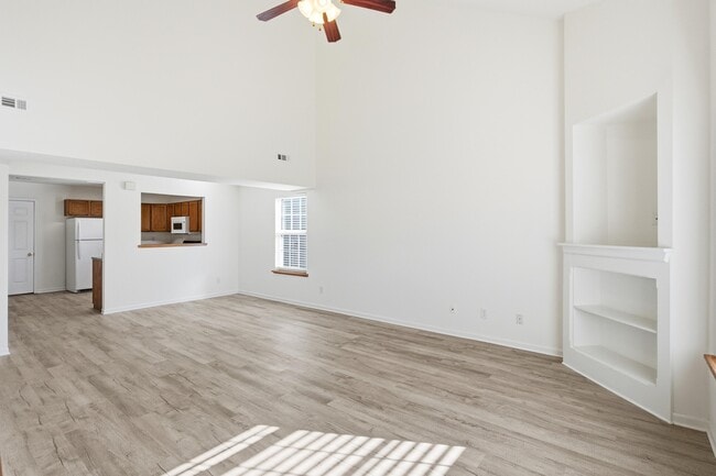 Building Photo - 1709 Juniper Dr