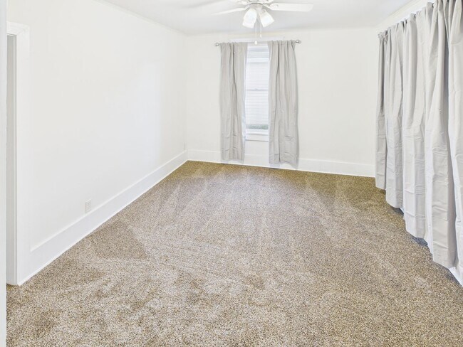 Building Photo - 309 W South St