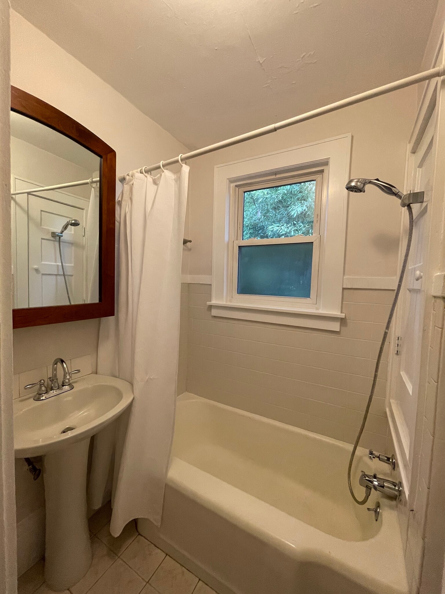 Building Photo - 942 Russell St