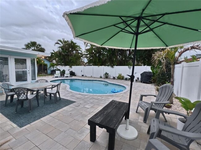 Building Photo - 6107 9th Ave W