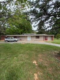 Building Photo - 2406 Browns Mill Rd