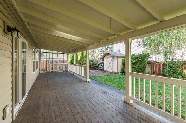 Building Photo - $500 Move In Special  4 Bedroom 2.5 Bath N...