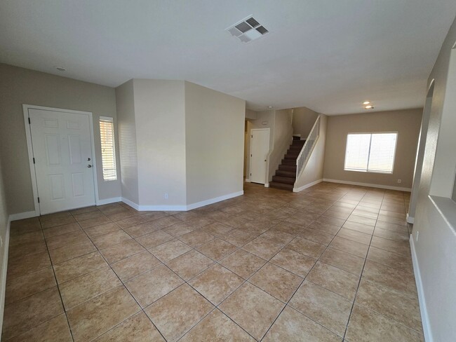 Building Photo - A Fabulous 5 Bedroom Home with 1 Bedroom and 3/4 Bathroom downstairs