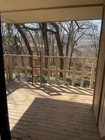 Back Deck - 908 Acacia Cir