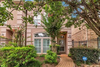 Building Photo - 13527 Brookbluff Ln